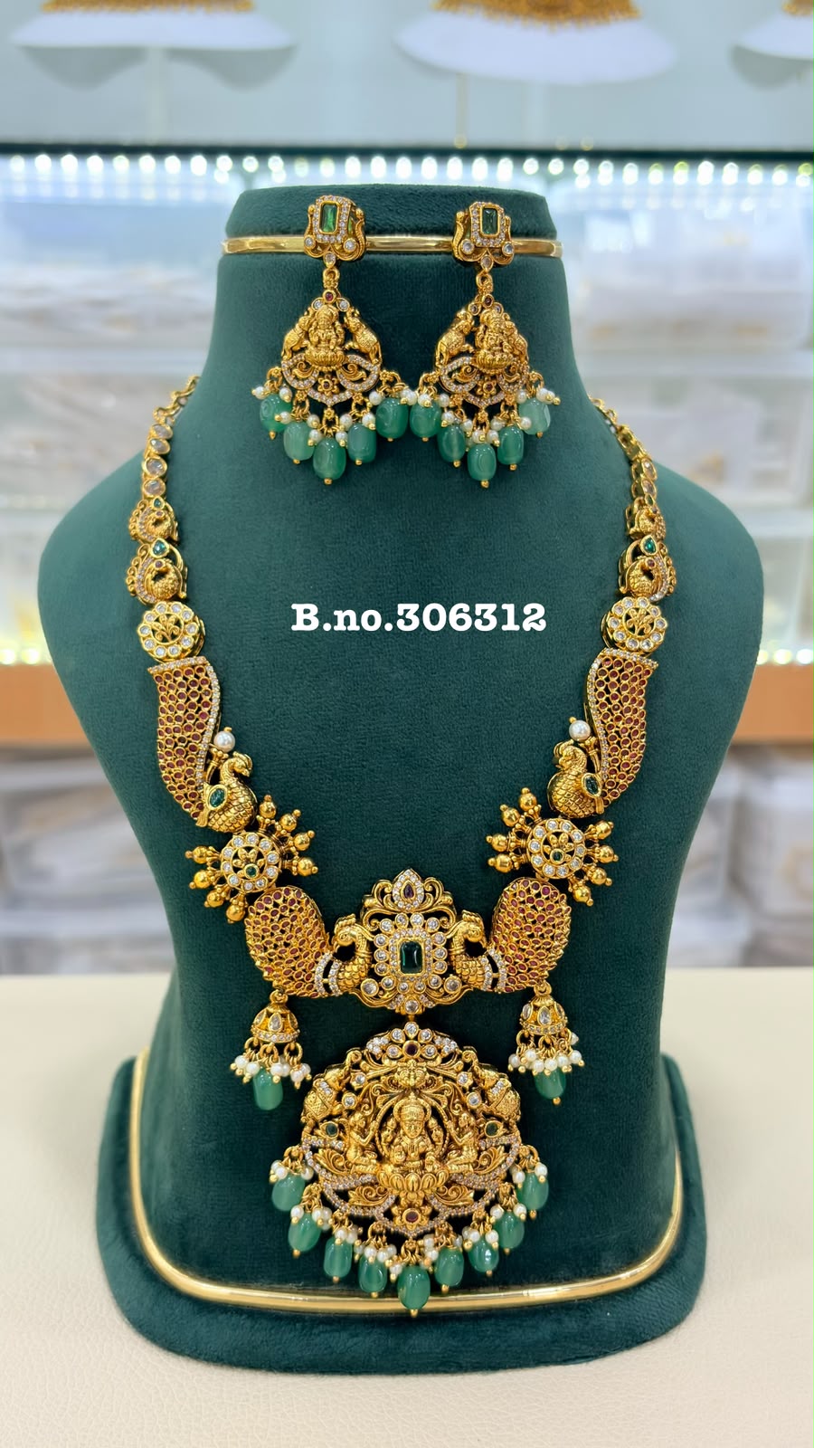 Peacock Emerald Green Stone Lakshmi Pendant Bridal Necklace – South Indian Temple Jewellery